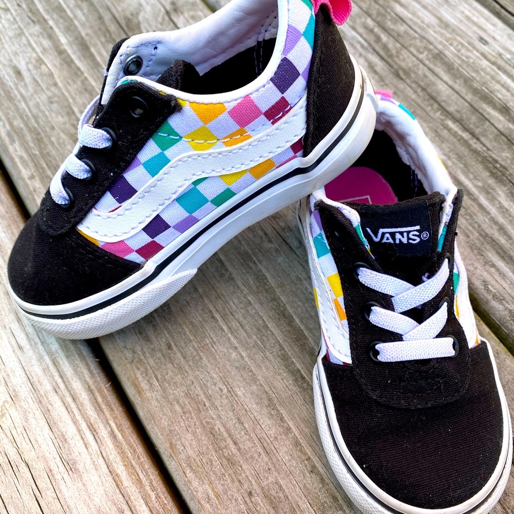 Vans size 6 toddler slide on sneaker